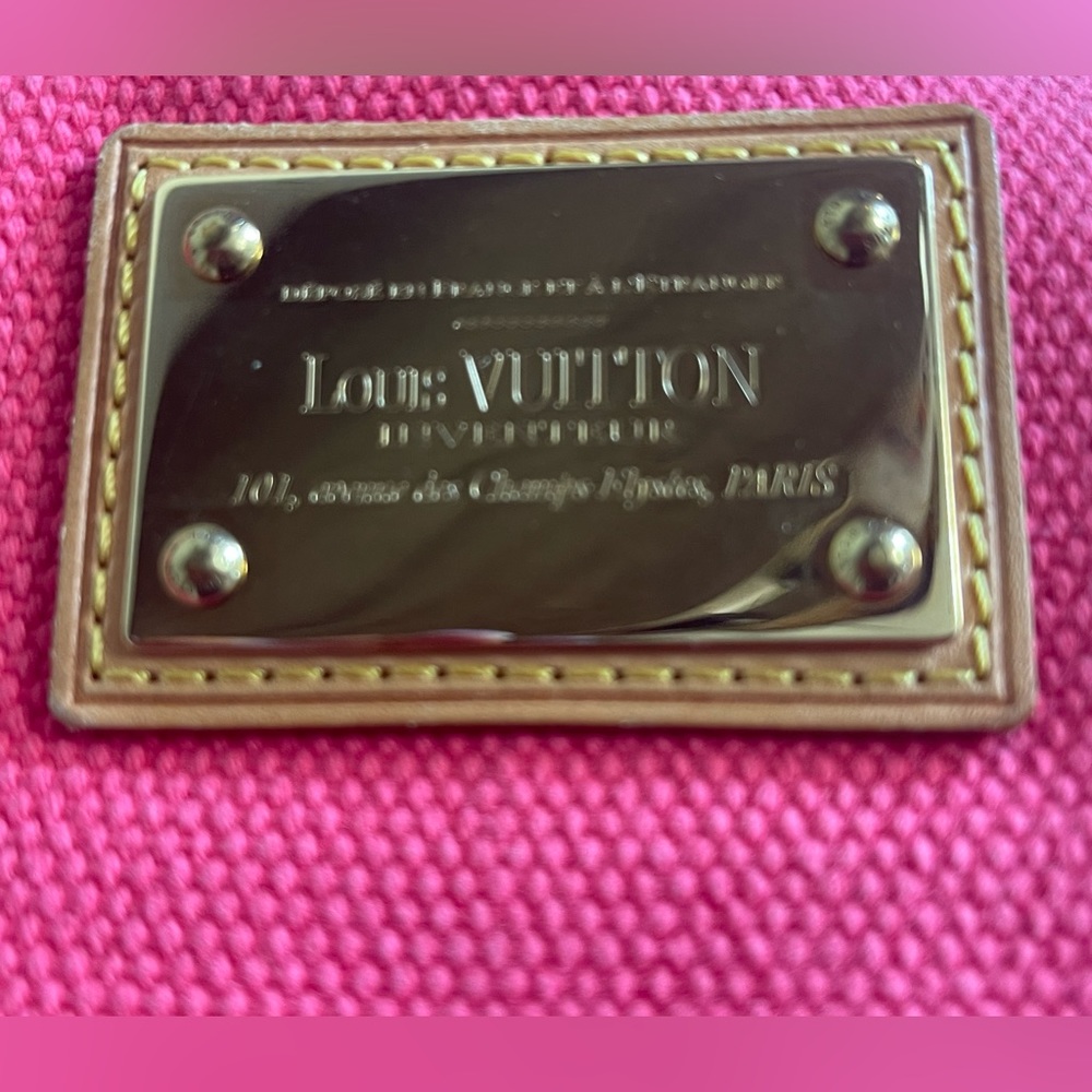 Louis Vuitton Hot Pink Antigua Pouch Crossbody - Picture 4 of 9